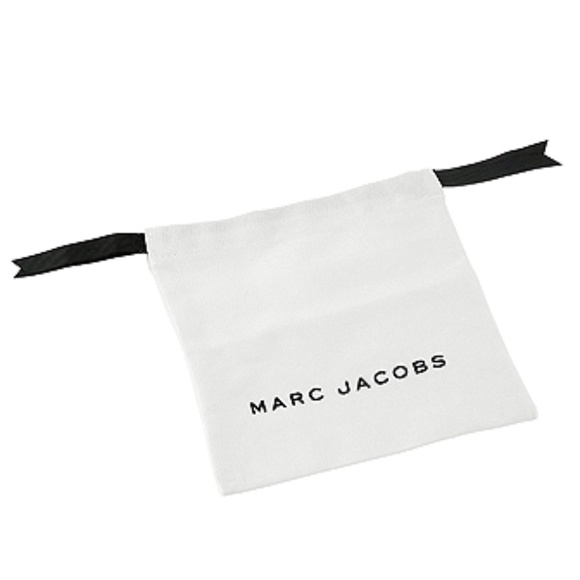 Marc Jacobs MJ Coin Hinge Cuff Bracelet - Picture 4 of 4